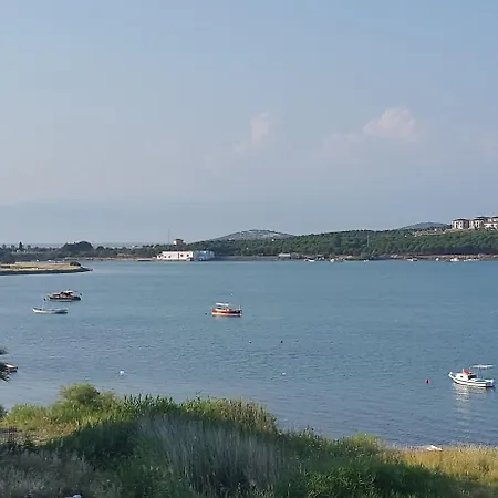 Cunda Efsane Hotel *