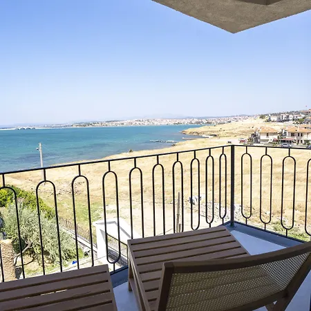 Cunda Efsane Hotel *