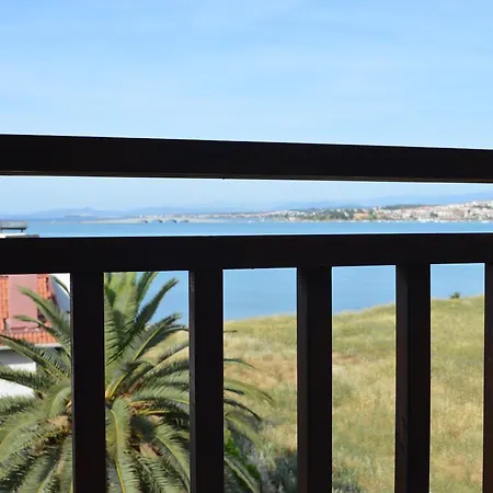 Cunda Efsane Hotel *