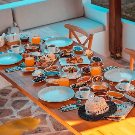 Hotel Cunda Efsane *